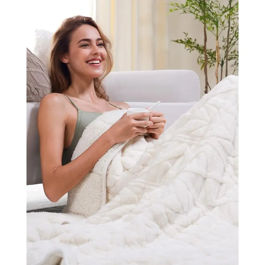 EloraSleep™ 15lb Weighted Blanket – Ultra-Soft Sherpa Comfort for Relaxing Sleep
